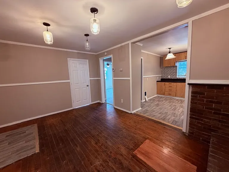 2257 Chambers Rd — Photo 3