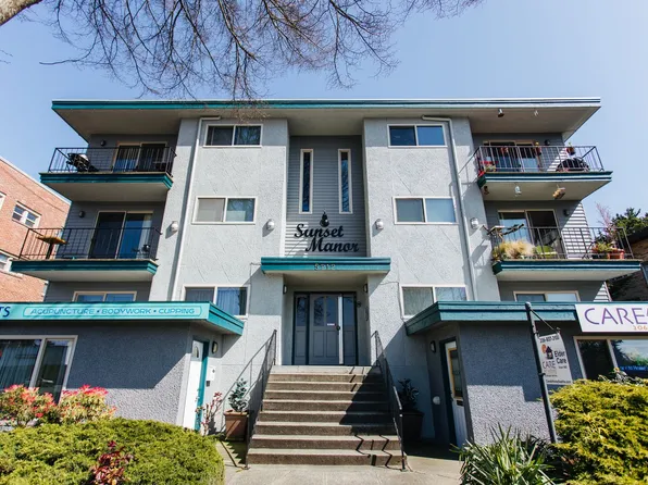 Sunset Manor, 5212 California Ave SW APT 15, Seattle, WA 98136