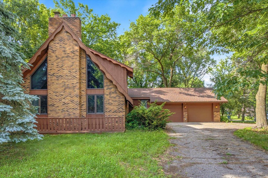 1817 Oregon Trl, Saint Cloud, MN - View 2