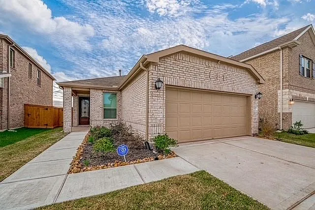 21227 Gulf Front Dr — Photo 1