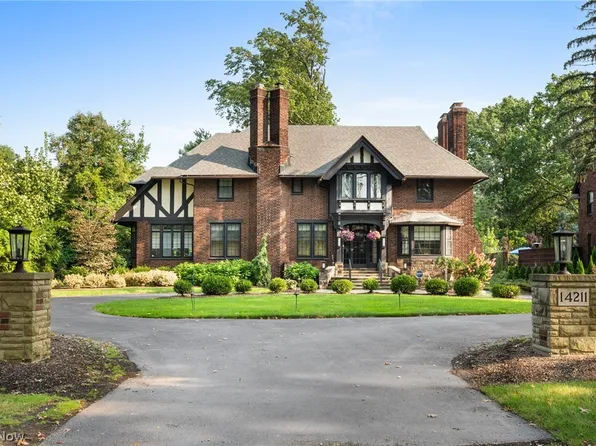 14211 Larchmere Blvd, Shaker Heights, OH 44120