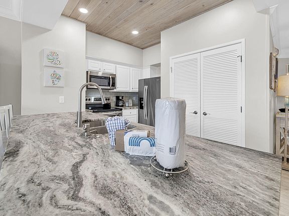 5th image of 550 Topsl Beach Blvd Unit 409