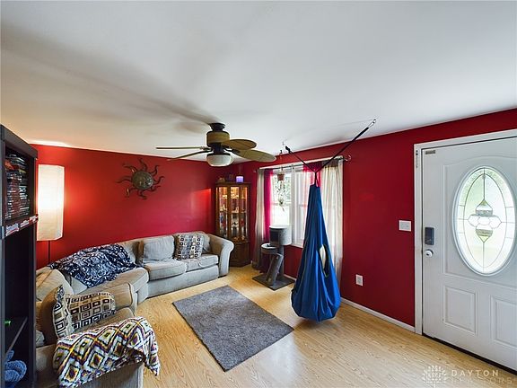 4th image of 109 Phelps Farm Cir