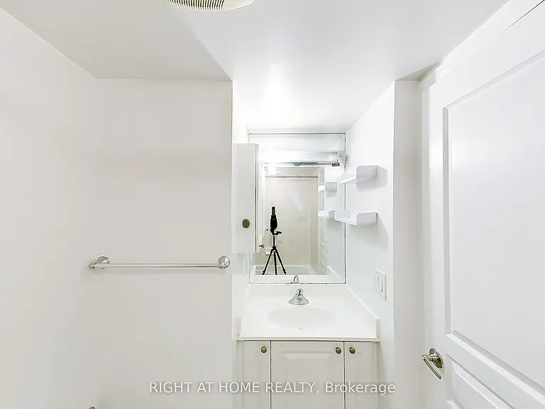 18 Yonge St #1813 — Photo 24