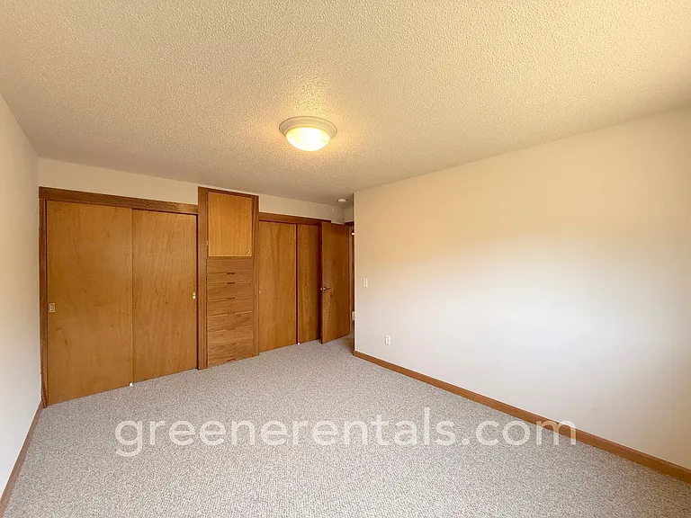1616 10th Ave SW — Photo 13