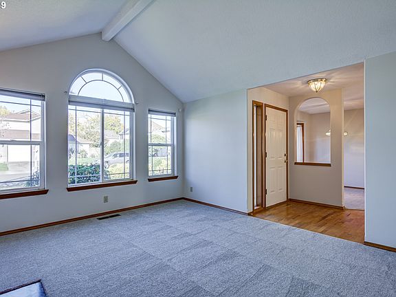 5th image of 4868 SE Stewart Ct