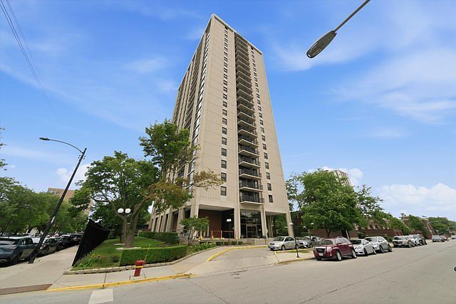 1st image of 2605 S Indiana Ave Unit 304