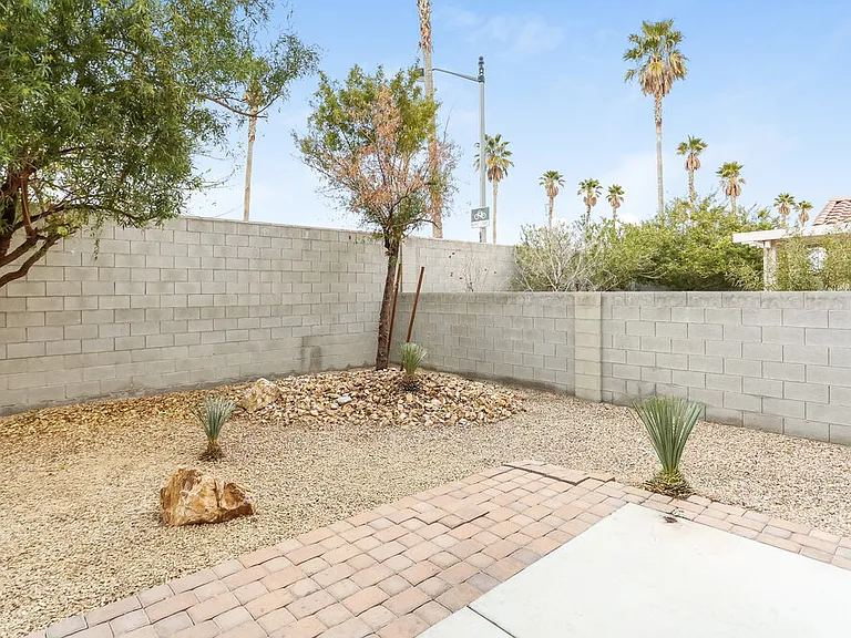 6809 Armistead St — Photo 16