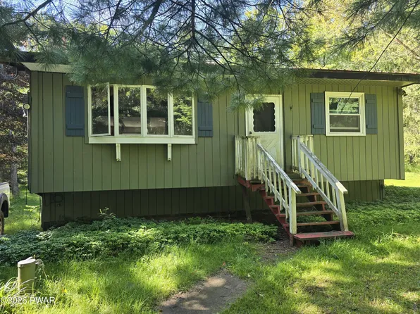 34 Poplar Rd, Pleasant Mount, PA 18453