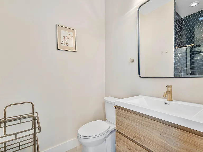 2068 Wightman Dr — Photo 25