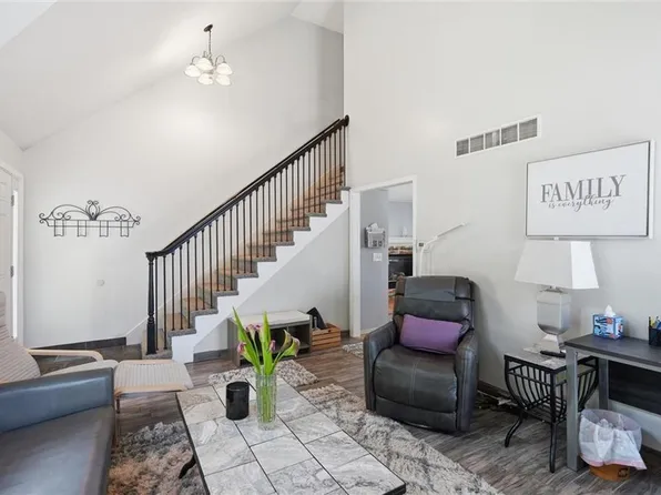 12264 S Crest Dr, Olathe, KS 66061
