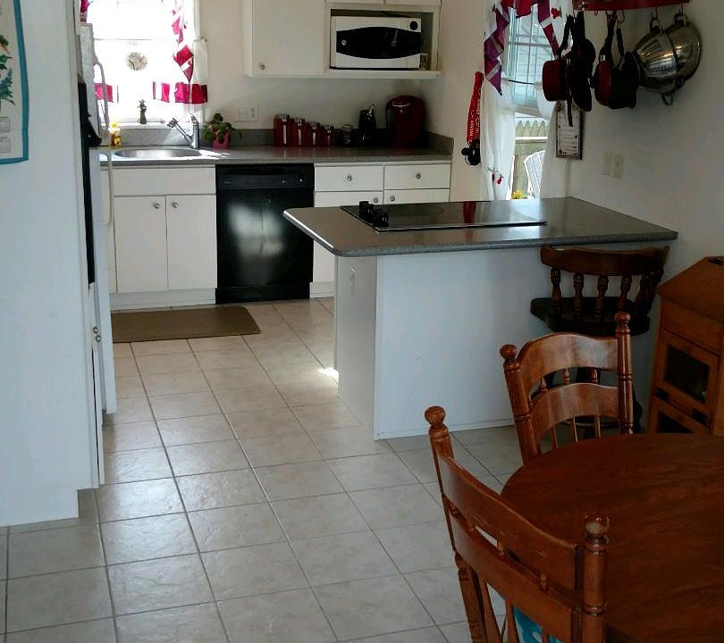 1st image of 300 Walnut St