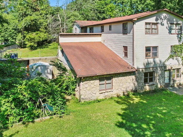 1065 E Bunker Hill Trl, Mooresville, IN 46158