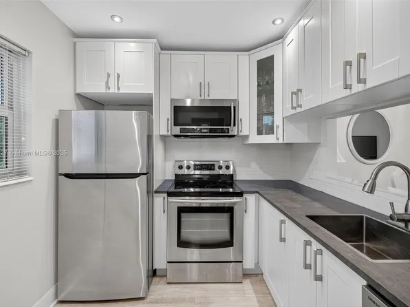 5001 NW 34th St APT 304, Fort Lauderdale, FL 33319