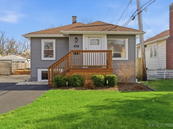 213 W School St, Villa Park, IL 60181