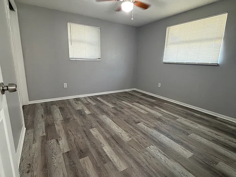 4102 Chesswood Dr — Photo 5