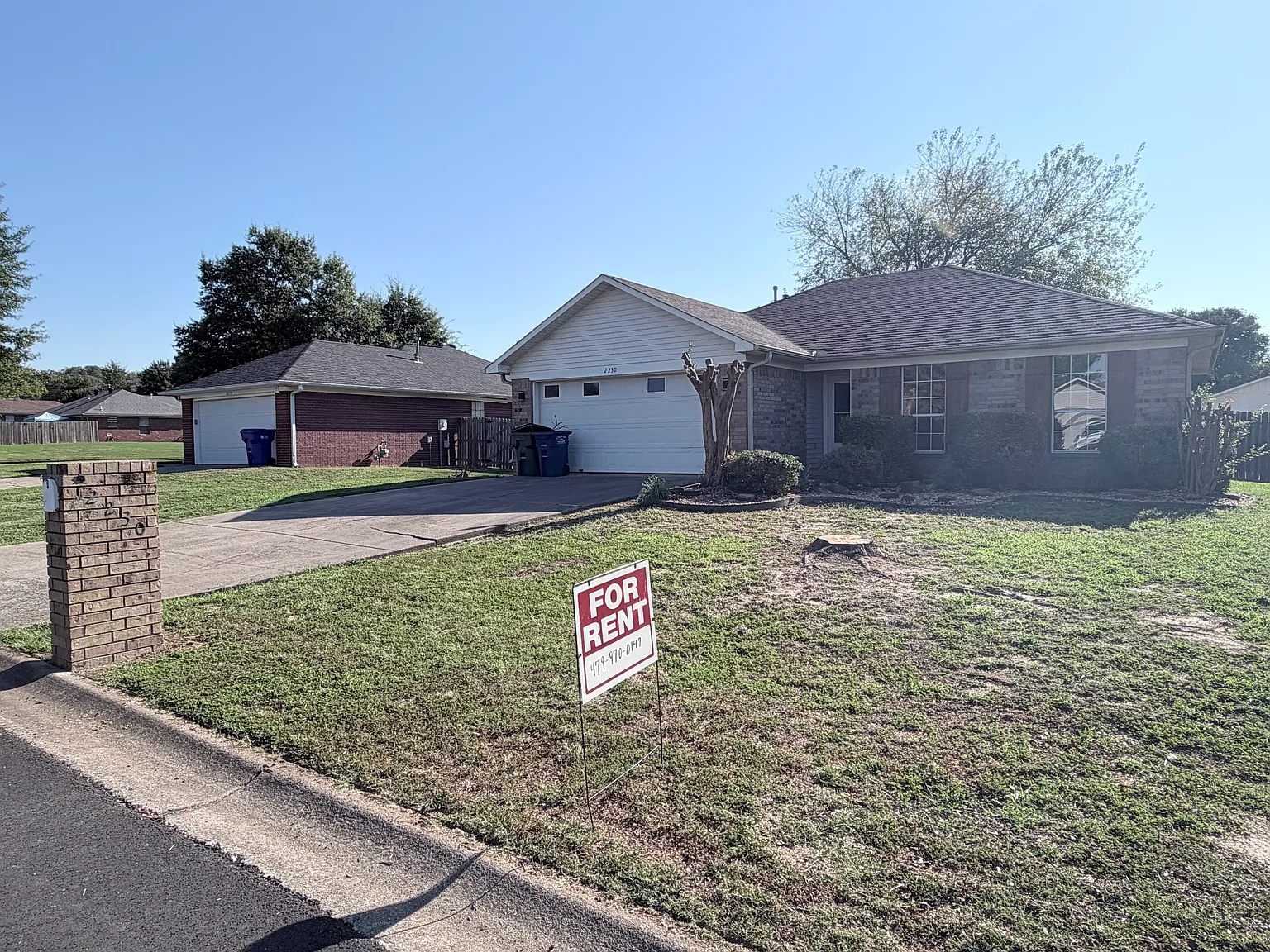 3 bed, 1200 sqft, $1,500 — Photo 2