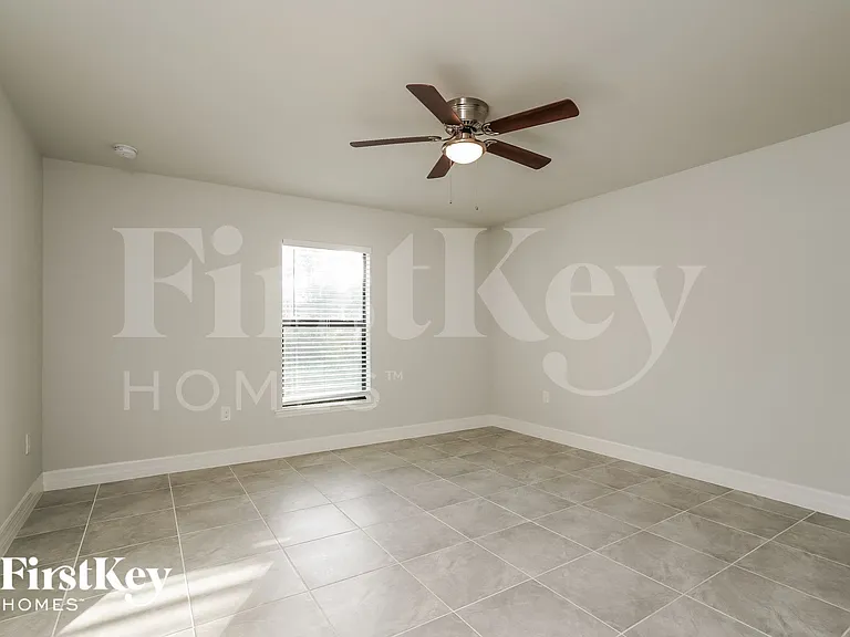 604 Henry Ave — Photo 8
