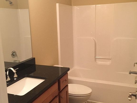 4th image of 2967 Creekside Ct