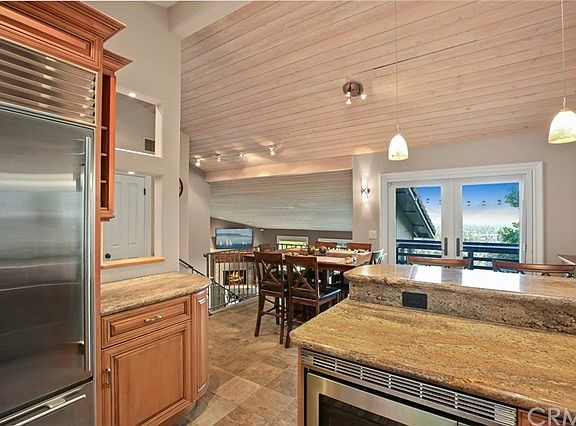 Upgraded kitchen with Sub-Zero refrigerator