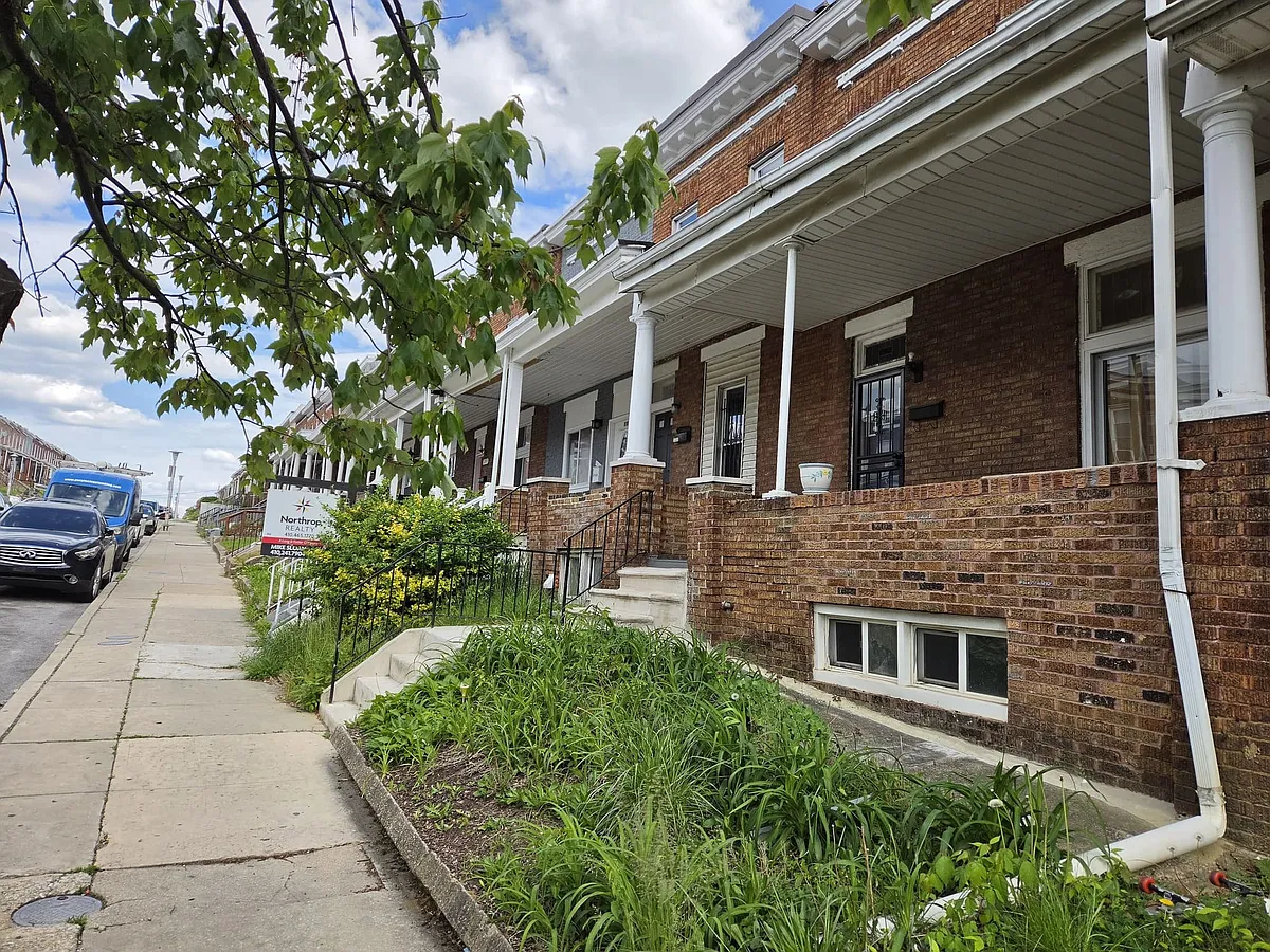 Building Photo - 3137 Elmora Ave #A