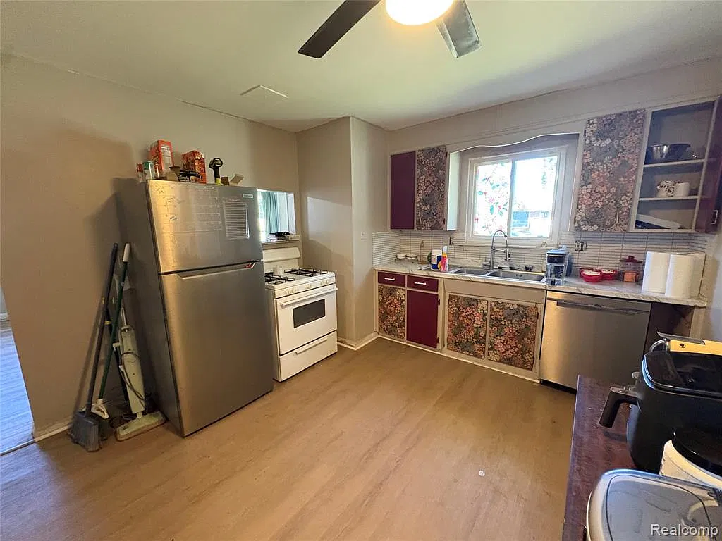 3 bed, 1113 sqft, $1,500 — Photo 2