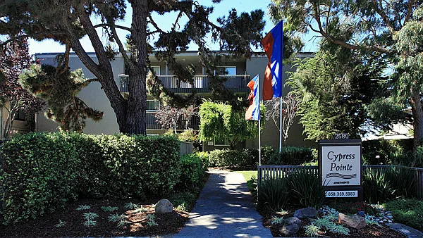 Cypress Pointe — Photo 2