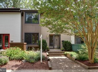 11615 Golf Course Sq, Reston, VA 20191