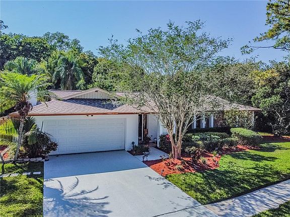 4th image of 14932 Lake Forest Dr