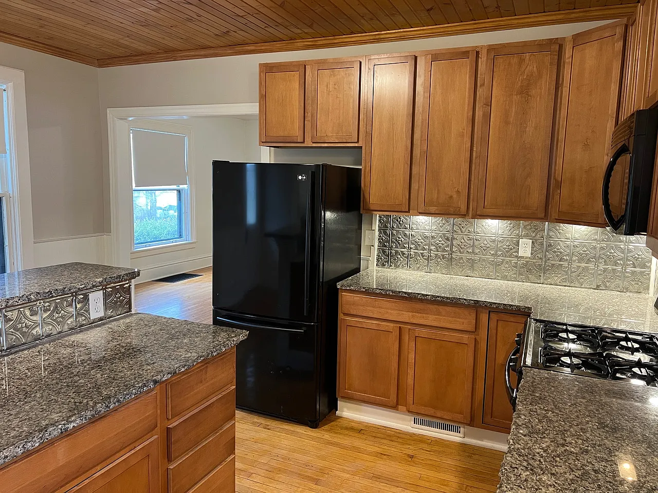 2 bed, 1200 sqft, $1,695 — Photo 3
