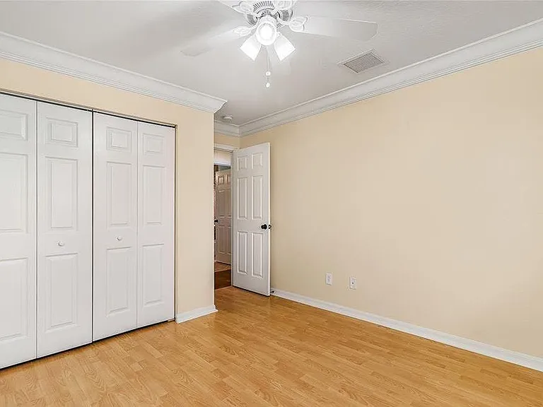 1303 SW 43rd Ln — Photo 7