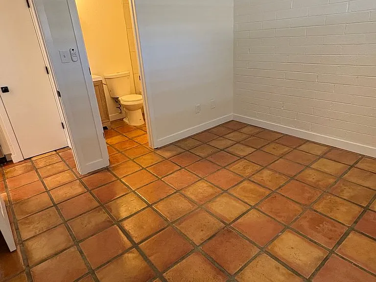 1867 E University Dr — Photo 10