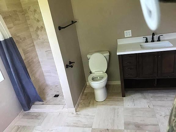 2nd image of 2016 S Country Club Dr