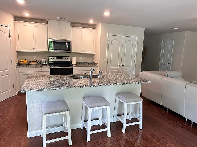 4058 Meredith Woods Ln — Photo 6
