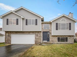 16451 W Oneida Dr, Lockport, IL 60441