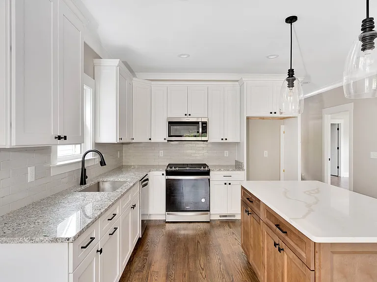 1323 Thomas Ave — Photo 26