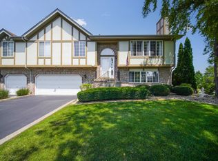 6718 Eagle Ct, Tinley Park, IL 60477