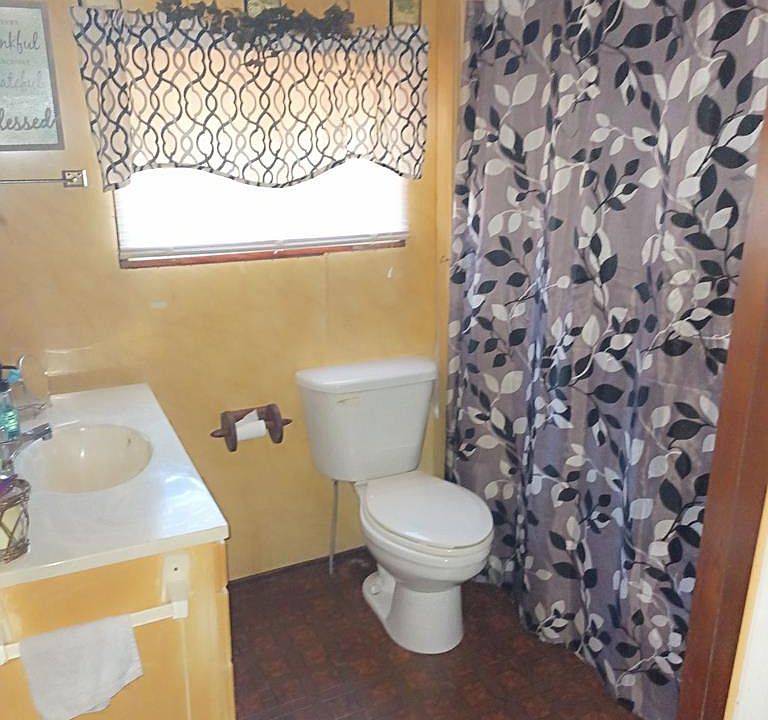 2nd image of 1012 Walnut St