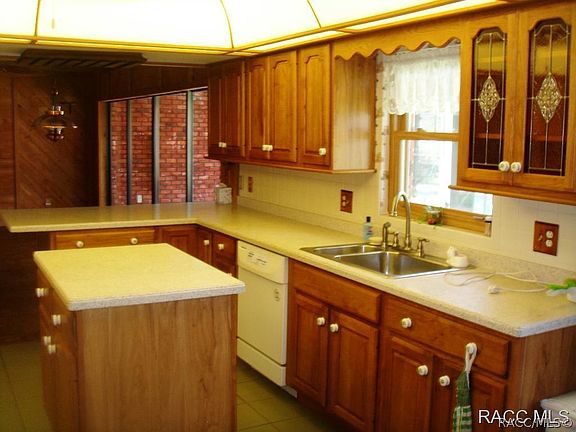 3rd image of 849 SE Kings Bay Dr