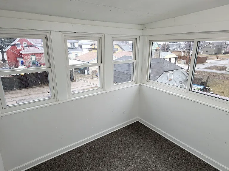 2320 Howe St — Photo 11