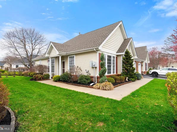 156 Burholme Dr, Hamilton, NJ 08691