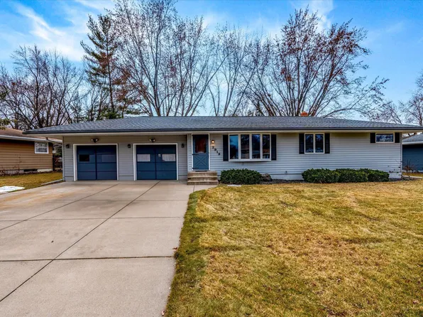 2913 Galtier St, Roseville, MN 55113