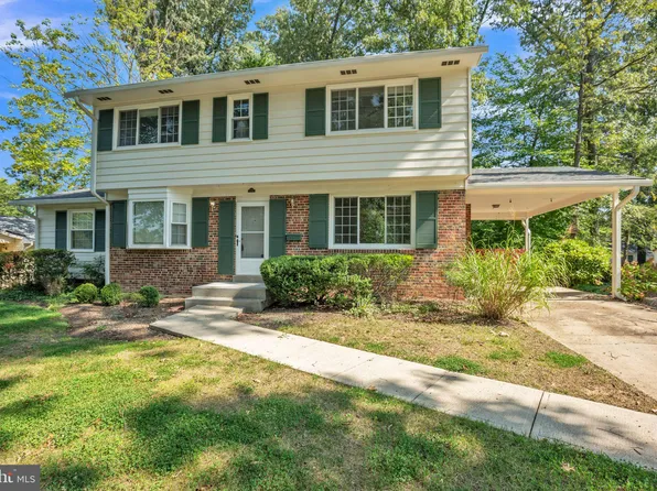 8212 Smithfield Ave, Springfield, VA 22152