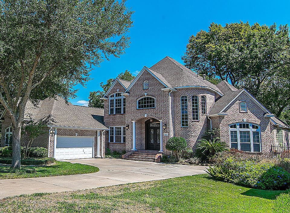 1st image of 4115 Woodlake Ln