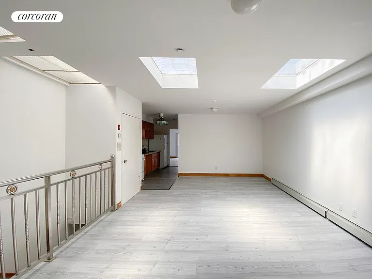 602 39th St #308 — Photo 3
