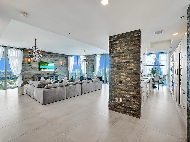 17301 Biscayne Blvd — Photo 7