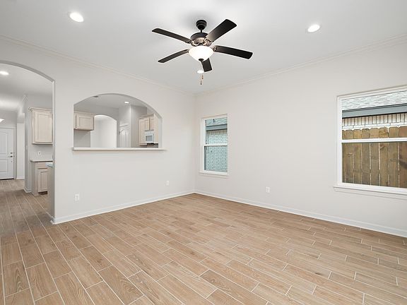 5th image of 8318 N 33rd Ln