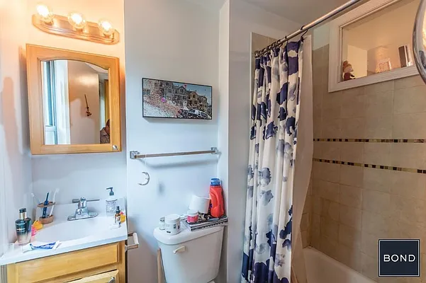 Rented by Bond New York | media 25