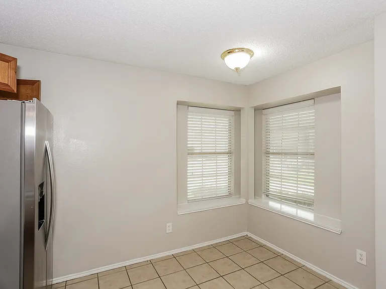 6505 Nicole Way — Photo 6