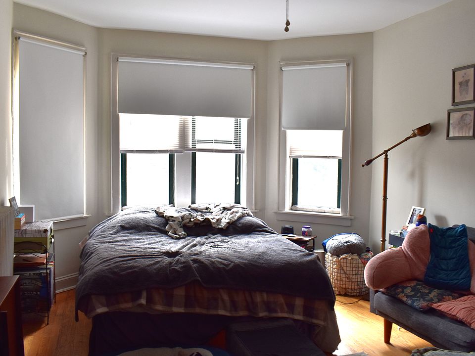 1st image of 3843 N Greenview Ave #1